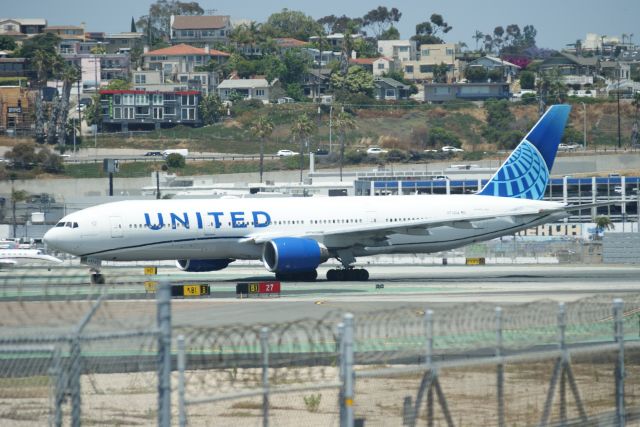 Boeing 777-200 (N772UA) - UA2282 SAN-IAD 6/30/23