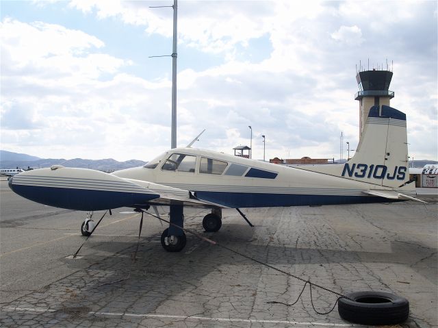 Cessna 310 (N310JS)