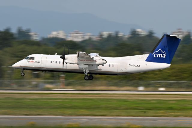 de Havilland Dash 8-300 (C-GUXZ)