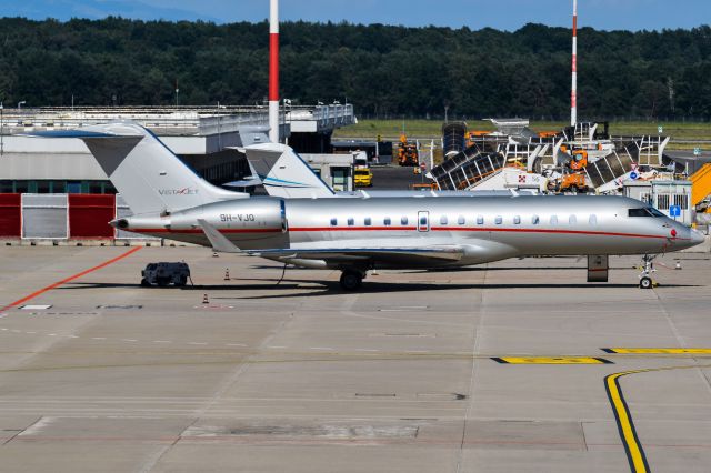 Bombardier Global Express (9H-VJQ)