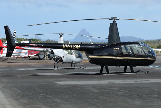 Robinson R-44 (VH-TSM)