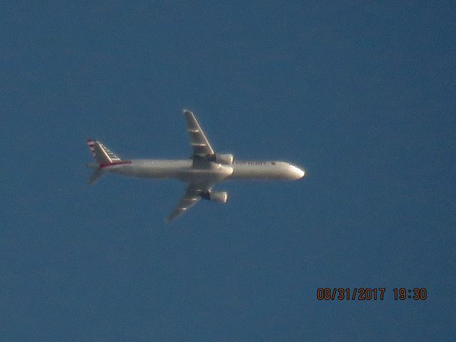 Airbus A321 (N190UW)