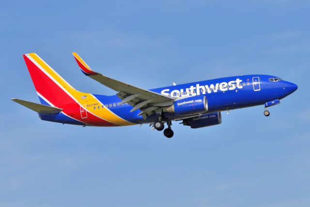 Boeing 737-700 (N221WN) - 5-R 09-30-21