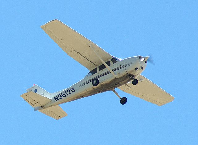 Cessna Skyhawk (N95129) - 172 from Texas State Technical College enroute back to Waco