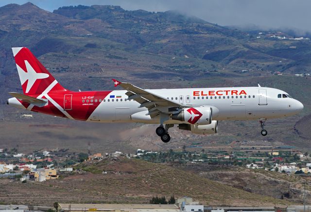 Airbus A320 (LZ-EAF)