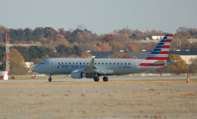 Embraer 175 (N248NN)