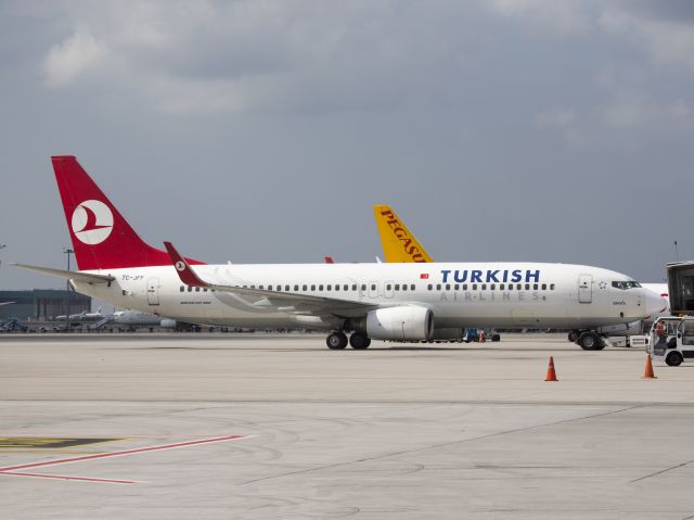Boeing 737-800 (TC-JFF) - Sabiha Gökçen airport, Istanbul, Turkey | 15 SEP 2014.