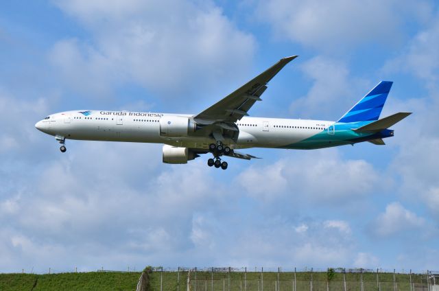 BOEING 777-300 (PK-GID)