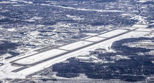 — — - Departing Bangor Maine with a left turnout heading south ...