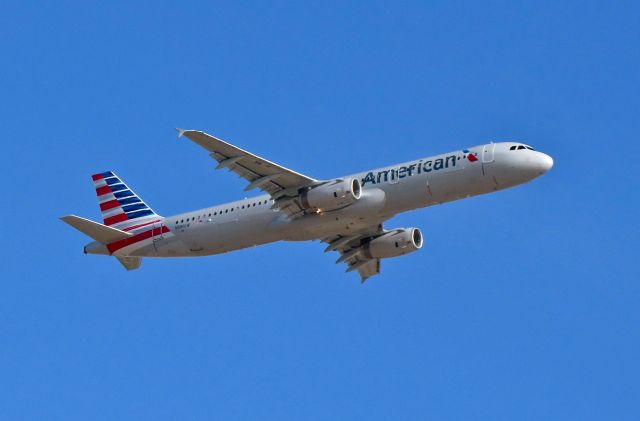 Airbus A321 (N581UW)