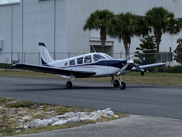 Piper Saratoga (N645CH)