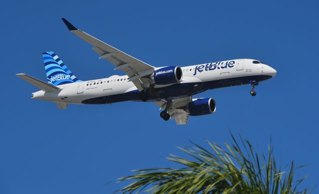 Airbus A220-300 (N3189J) - The blue sky seems to highlight the Jet Blue livery on this A220-300 landing in Key West