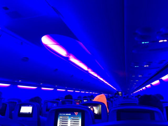 Boeing 757-200 — - Awesome mood lighting in this 757!