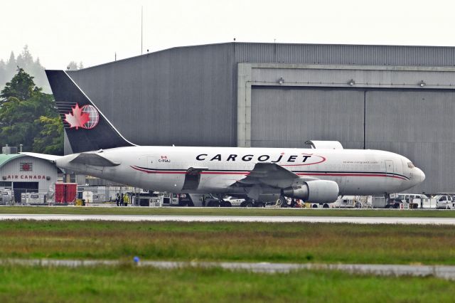 BOEING 767-200 (C-FGAJ)