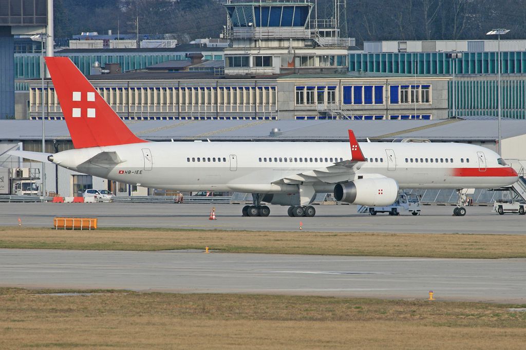 Boeing 757-200 (HB-IEE)