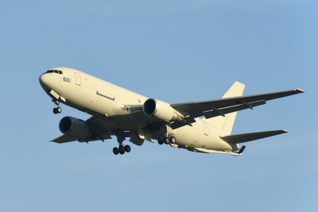 BOEING 767-200 (87-3601) - 航空自衛隊 - Japan Air Self-Defense Force Boeing KC-767J (767-2FK/ER) 