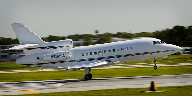 Dassault Falcon 900 (N900LC)