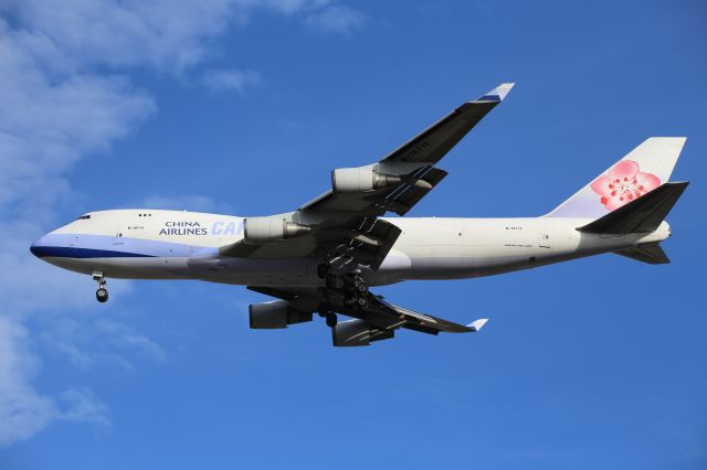 Boeing 747-400 (B-18715)