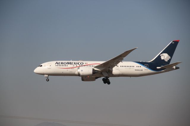 Boeing 787-8 (N966AM) - FINAL APPROACH 27 MMTJ