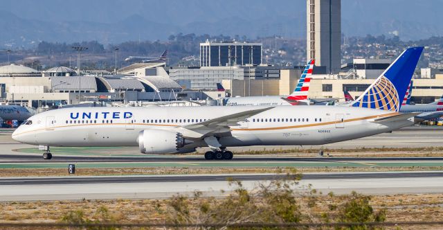 Boeing 787-9 Dreamliner (N26592)