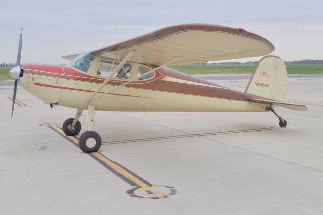 Cessna Skyhawk (N90023) - 1946 Cessna 140