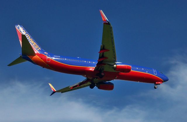 Boeing 737-800 (N8602F) - Southwest 737-8H4 N8602Fbr /Final Approach to 17R at AUSbr /Apr-08-2016