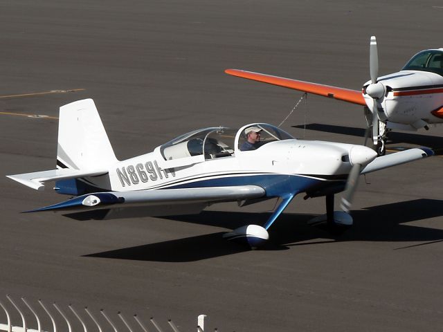 Vans RV-9 (N869RV) - 12-06-2008: RV9 taxiing to the hangars