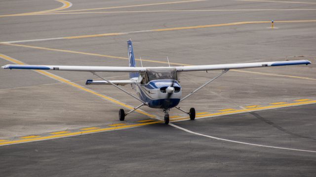 Cessna Skyhawk (N463ER)