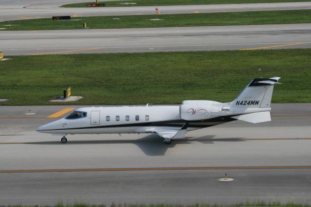 Learjet 60 (N424MW)