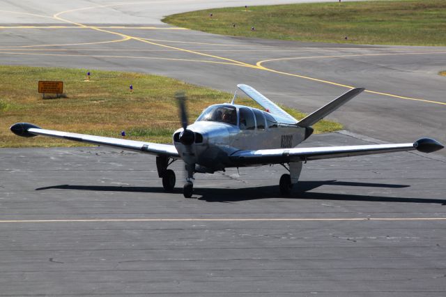 Beechcraft 35 Bonanza (N3203C)