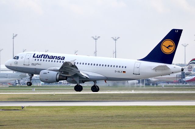 Embraer ERJ-190 (D-AILX)