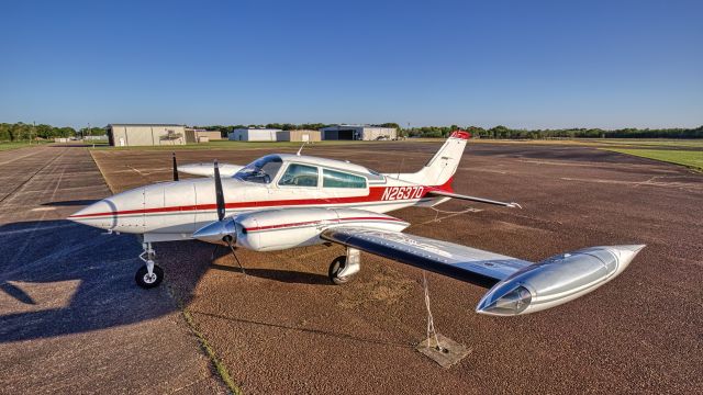 Cessna 310 (N26370)