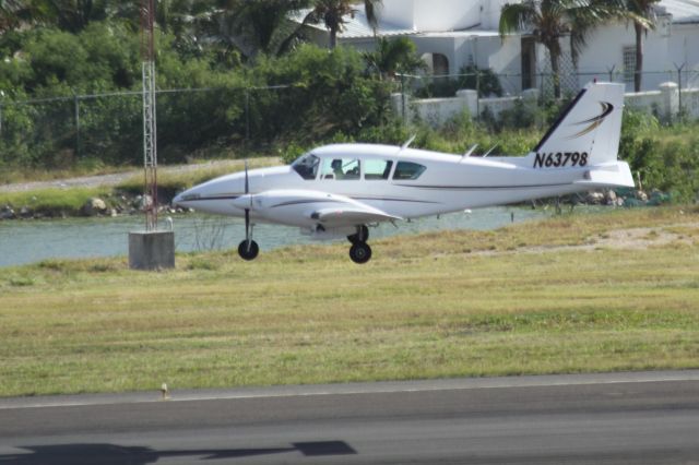 Piper Apache (N63798)