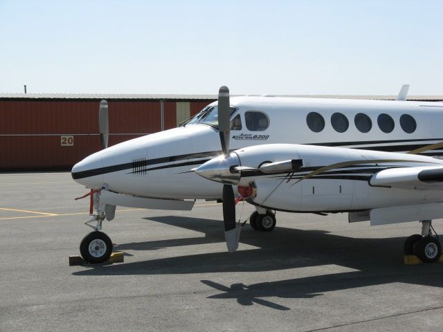 Beechcraft Super King Air 200 (N980GB) - Beechcraft Super Kingair 200 at Fulton, NY 4/24/08.