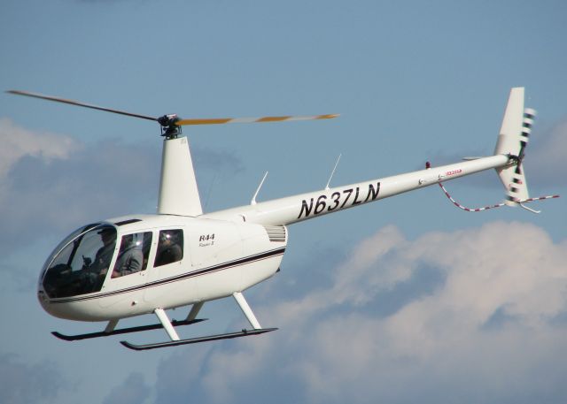 Robinson R-44 (N637LN) - Taking off from Downtown Shreveport.