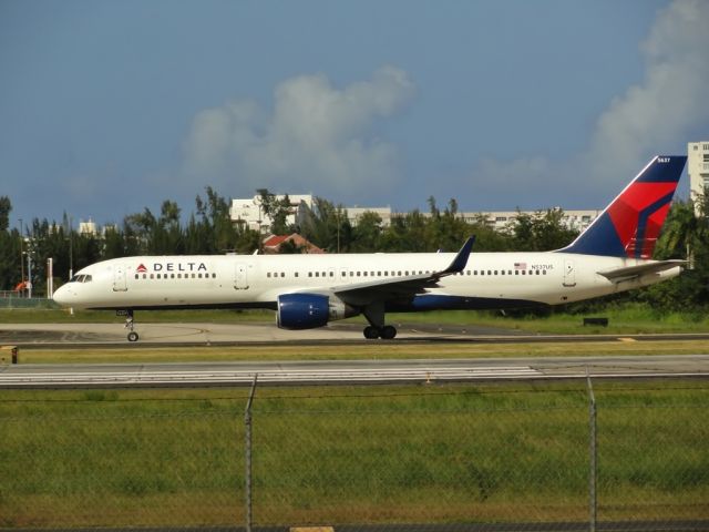 Boeing 757-200 (N537US)