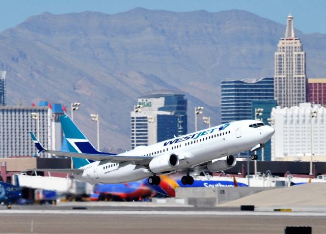 Boeing 737-800 (C-FLBV)