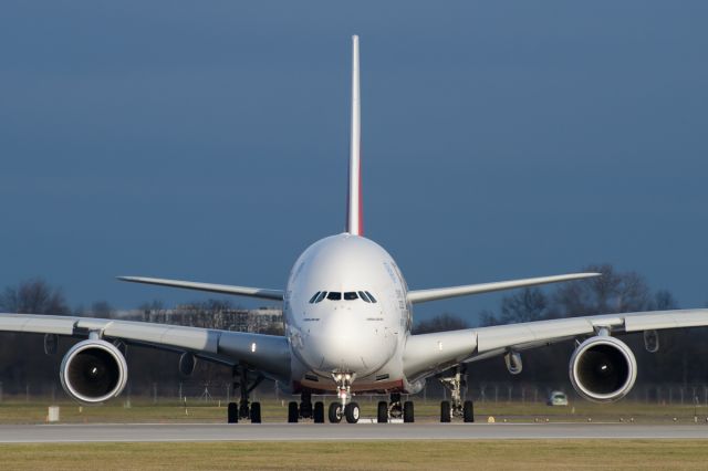 Airbus A380-800 (A6-EDC)