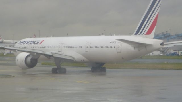 BOEING 777-300 (F-GSQE) - Delivered to Air France in 2004