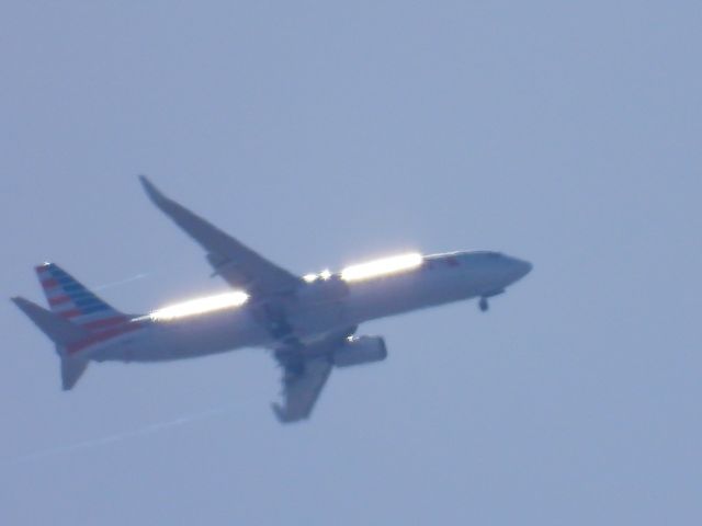 Boeing 737-800 (N965NN)