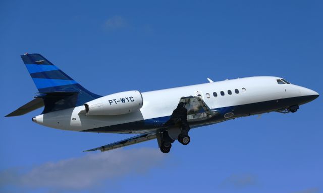 Dassault Falcon 2000 (PT-WYC)