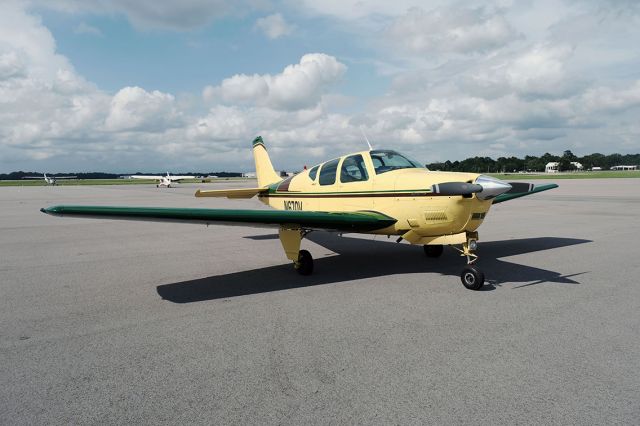 Beechcraft Bonanza (33) (N670V)