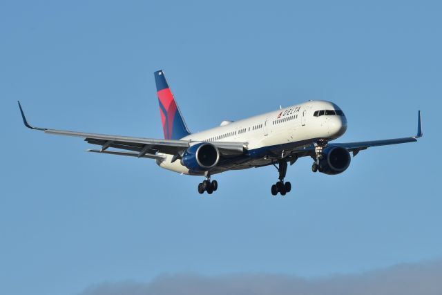 Boeing 757-200 (N686DA) - 5-R 02-17-23