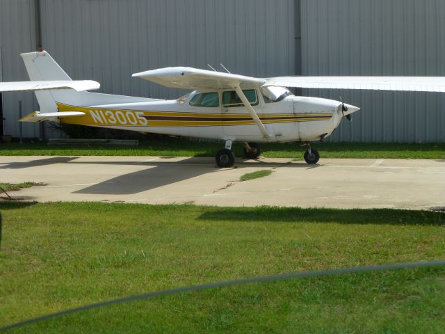 Cessna Skyhawk (N13005)