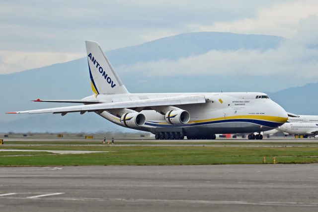 Antonov An-124 Ruslan (UR-82027)