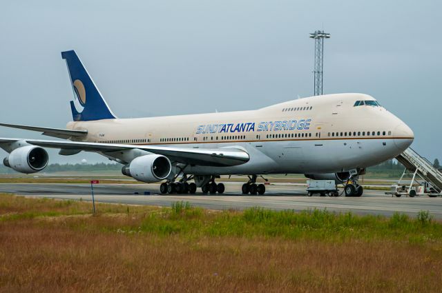 Boeing 747-200 (TF-ARM) - After the collaps of Atlanta Skybrigde, the only aircraft is standing on a remote stand in 2009, awaiting return to leasing company.