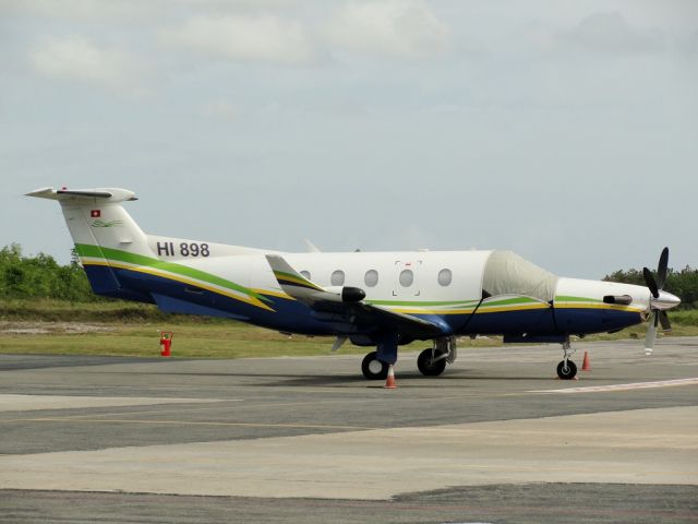 Pilatus PC-12 (HI898)