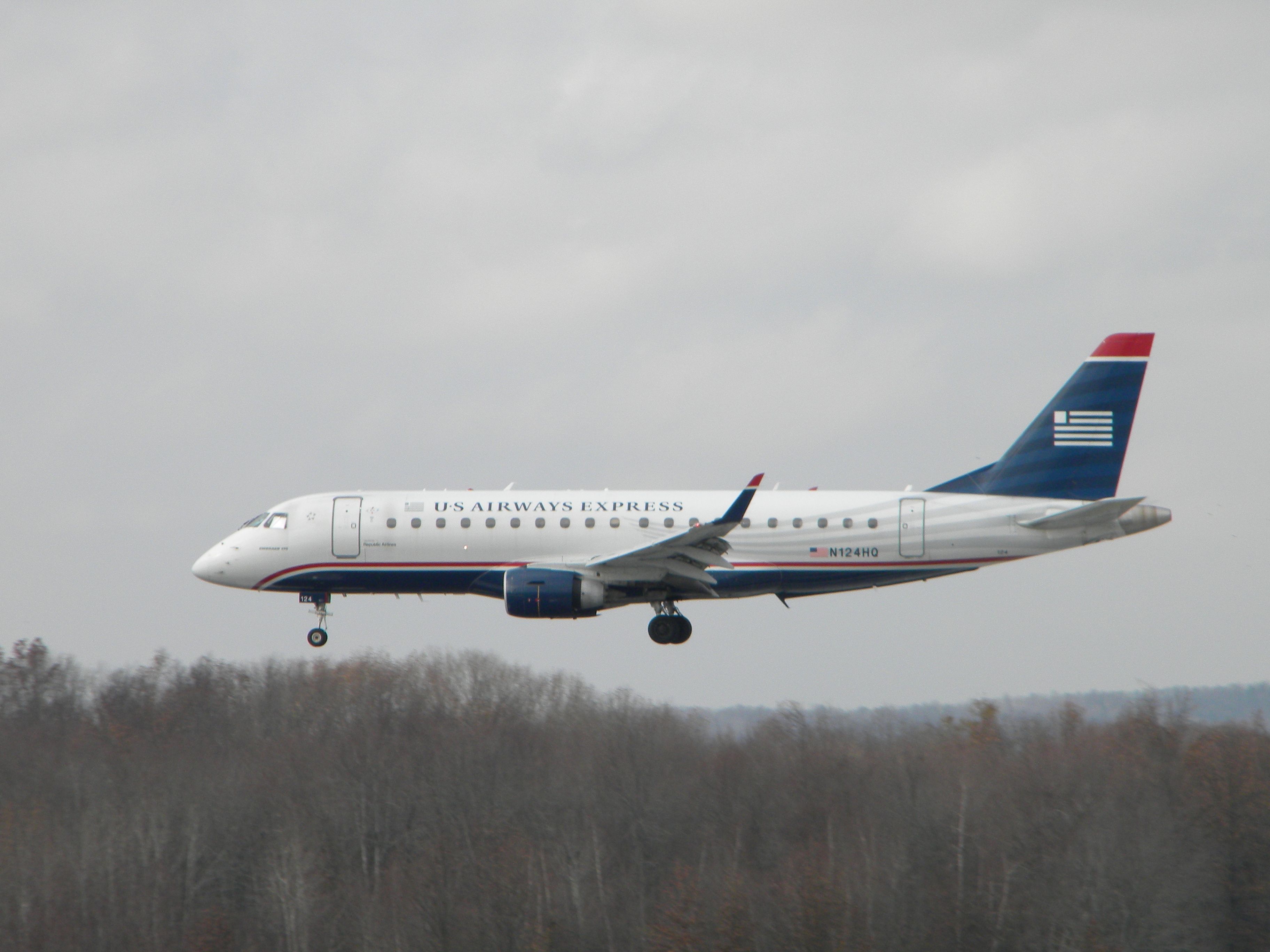 Embraer 170/175 (N124HQ) - N124HQ landing on runway 24 at Bradley International Airport (KBDL)