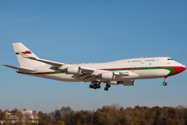 Boeing 747-400 (A4OOMN) - Royal Flight of Oman - arriving for LH-maintenance (09.11.2014)