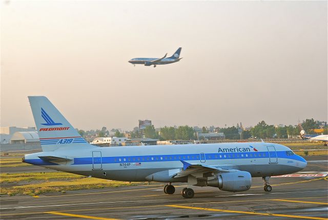 Airbus A319 (N744P)